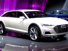 2017 Ford Raptor Dominates an Off-Road Trailchip